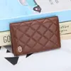 Bolsa Dobrável para Passaporte Bordada em Pele de Ovelha Rombos Mulher Nova Moda Capa Protetora de Passaporte de Viagem Carteira de Couro Genuíno Tendência