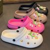 2024 Nuevos Zapatos de Agujeros Sandalias de Verano para Mujer Playa Ciber Celebridad Dibujos Animados Medias Pantuflas para Hombre Exterior Baotou Suela Suave