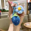 Llavero Colgante Tejido a Crochet de Lana de Fresa Transfronterizo TEMU Lindo Colgante Tejido a Mano para Bolsos de Pareja Hombres y Mujeres