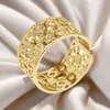 Anillo de acero inoxidable nuevo de moda no se decolora tipo C apertura ajustable lujo ligero alta gama anillo de acero de titanio venta al por mayor