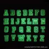 Accesorios para zuecos navideños que brillan en la oscuridad más vendidos transfronterizos, dijes fluorescentes de PVC de dibujos animados para zapatos, decoraciones para pulseras y accesorios