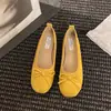 Sapatos de Camurça Vermelhos de Salto Único para Mulheres, Novo Estilo de Primavera, Slip-On Baixo, Mocassins Bailarina Estilo Fada Gentil Vintage
