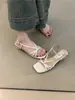 Hermosas Sandalias de Tira Estilo Francés para Mujer 2025 Nuevo Estilo Elegante Socialité Estilo Hada Dorada Sandalias Romanas de Tacón Grueso