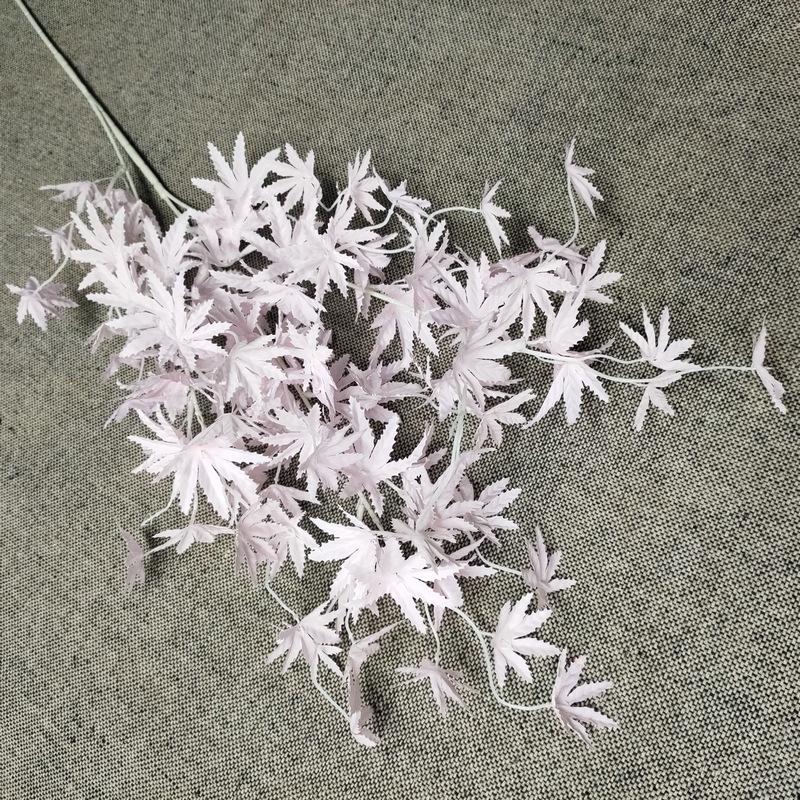 浅粉色