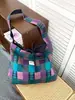 Nova bolsa de ombro dupla face xadrez vintage de outono e inverno, bolsa transversal jeans de estilo artístico, bolsa grande e versátil de capacidade.