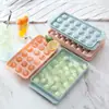 Molde de gelo direto da fábrica 33 cavidades ferramenta de raspagem de cubo de gelo congelado com tampa caixa de gelo de plástico para geladeira molde de bola de gelo redonda