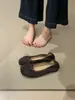 Zapatos planos retro de estilo coreano para mujer con punta dividida y corte bajo, nuevos para el otoño de 2026, slip-on tipo 'abuela' con suelas blandas y diseño de pezuña de cerdo