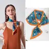 Bufanda de Seda Rayada a Cuadros de Seda Simulada Europea y Americana Bufanda Larga de Seda con Rayas Anguladas Bufanda para Cuello de Camisa de Combinación de Primavera y Verano Bufanda para Mujer