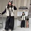 Conjunto Espeso con Forro de Felpa para Niñas Otoño Invierno 2026 Nuevo Estilo Coreano Chaleco Casual con Capucha para Niña Conjunto de Tres Piezas