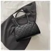 Bolso de Bolos Acolchado de Gama Alta de Nicho 2025 Nuevo Diseño Coreano Bolso de Hombro Único Bolso de Mano para Viaje