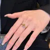 Anillos de Nicho, Joyería de Alta Gama, Moda con Temática de Flores, Anillos de Diseño Único y Personalizado, Brillantes y Exquisitos