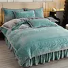 Nuevo Juego de Cubre Cama de Terciopelo Tallado de Cuatro Piezas, Terciopelo Térmico Grueso de Alto Peso para Invierno, Cubre Cama Completamente Mate, Terciopelo de Leche