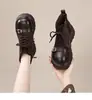 Dr. Emagrecedor que aumenta a altura. Botas Martens para mulheres 2026 novo outono e inverno bico redondo faz os pés parecerem menores estilo britânico botas de tornozelo com sola grossa para mulheres