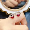 Venta al por mayor de fábrica Pendientes de botón de rubí natural Plata S925 Incrustado Piedra principal 4*6 Envío directo Rubí calentado antiguo
