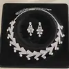 Collar de Borlas de Pedrería Ultra Brillante Europeo y Americano con Perlas, Cadena para Clavícula de Nicho de Lujo Ligero, Accesorio de Fiesta de Alta Gama a la Moda