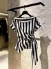 Camisa a rayas de cuello redondo y manga corta estilo francés, moderna y elegante para mujer, nueva blusa ajustada de verano 2026 que ciñe la cintura
