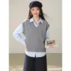 Chaleco de punto gris estilo academia primavera otoño invierno principios de otoño camisa para superponer conjunto de dos piezas suéter sin mangas