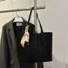 Bolso de mano para commuting casual, bolso de hombro, para mujer, casual, nuevo 2025, retro, gamuza, gran capacidad, estampado de leopardo