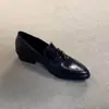 Sapatos de Couro de Vaca Super Macio de Boca Profunda Sapatos Únicos Bico Fino Mocassins Salto Grosso Temperamento Francês Estilo Britânico Elegante Sapatos Pequenos de Couro de Calçar