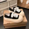 Zapatos de Pan de Cabeza Grande Zapatos de Mujer Versátiles 2026 Estilo Nuevo Dos Formas Boca Baja Zapatos de Una Sola Pieza Campus Celebridad de Internet Suela Gruesa Zapatos Blancos