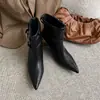 Botines Puntiagudos Otoño/Invierno 2026 Nuevo Estilo Piel Suave Elegante Superficie de Cuero Mate Tacones Altos Ligeros Versátiles Elegantes Botas de Moda
