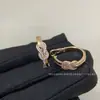 Pendientes de Aro de Herradura con Medio Diamante Fred V Gold, Estilo Versátil de Celebridad de Lujo Ligero, Pendientes Exquisitos con Hebilla de Figura 8 para Mujer