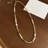 Collar cilíndrico bohemio de nácar, cuentas de arroz, perlas y cristal, una cadena para la clavícula delicada y discreta con un toque de lujo, joyería de alta gama al por mayor
