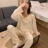 Pijama feminino, estilo primavera e outono, de manga comprida, feito de lã macia, simples e casual, cor sólida, estilo coreano, gola redonda, adequado para usar em casa ou como roupa externa