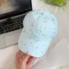 Boné estilo coreano, doce, floral, fresco, com formato de bico de pato, para mulheres, adequado para passeios na primavera e no verão, aba larga, versátil, proteção solar, chapéu de beisebol que afina o rosto