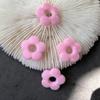 Chaveiro para Carro com Florzinhas Aveludadas Acessórios de Joia DIY Material para Bolsa de Contas Artesanal Flor de Cinco Pétalas de Pelúcia Contas