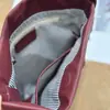 Bolsa de Ombro Moda Simples Versátil em Couro Genuíno, Couro Bovino de Camada Superior com Toque de Luxo, Bolsa Quadrada Pequena Vertical, Bolsa de Mão Estilo Minimalista para Mulheres