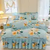 Juego de cuatro piezas de falda de cama acolchada con estampado floral fresco con encaje de doble capa, algodón agradable para la piel, adecuado para exportación transfronteriza, se puede enviar en nombre de los clientes