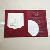 Portatarjetas de invitación de boda de terciopelo burdeos, invitación acrílica repujada en plata, regalo de nicho de alta gama