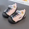 Zapatos de senderismo para niñas para viajes al aire libre con colores contrastantes y cuentas, zapatillas deportivas para niños, zapatos casuales para niños otoño 2026 con suelas blandas