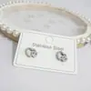 Oferta Especial Venda Quente Brincos de Aço Titânio de Luxo Leve de Alta Qualidade para Mulheres, Acessórios de Orelha Versáteis da Moda Tendência em Formato de Coração, Opções de Cor e Quantidade