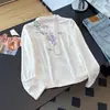 Calidad garantizada, no hace bolitas, elegante camiseta bordada estilo chino para mujeres de mediana edad, nueva camiseta básica ajustada estilo chino con forro polar
