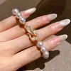 Pérolas em pares! Pulseira Redonda de Pérola com Zircônia e Contas Leve Luxo Sensação de Alto Padrão Pulseira Fashionável Nicho Temperamento Joia de Mão