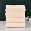 Toalhas Descartáveis Laváveis de Fleece de Coral para Banhos, Pousadas e Lojas de Massagem nos Pés, Cor Lisa Bordas Cortadas para Presente