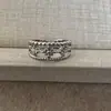 Anillo floral personalizado dulce y fresco para mujer, delicado y lujoso, anillo abierto finamente elaborado, anillo minimalista de alta gama estilo ins para el dedo índice