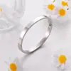 Pulsera con Cierre de Acero Inoxidable Pulido Transfronterizo para Hombres y Mujeres, Estilo Europeo y Americano para Parejas, Joyería Abierta de Acero Inoxidable, Dorado Rosa de Moda