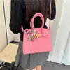 Bolsa de mão minimalista de nicho para mulheres, nova coleção outono 2026, moderna, simples, de alta qualidade, elegante bolsa de ombro e bolsa transversal