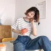 Nueva Camiseta de Verano Estilo Universitario Holgada Adelgazante a Rayas para Estudiante Tops para Mujer Camiseta de Manga Corta Trendy para Mujer