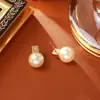 Estrella de Ocho Puntas de la Suerte Bombilla Pequeña Collar de Perlas Cadena para Clavícula Simple Moda de Gama Alta Pendientes Versátiles de Celebridad de Internet