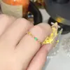 Anillo Delgado de Piedras Preciosas de Colores de Alta Definición Versa Xiaohongshu para Mujer, Chapado en Oro de 18 Quilates, Zirconio Diamante Brillante Microincrustado, Dedo Simple y de Alta Gama