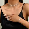 Elegante y de Moda Conjunto de Joyería de Tres Piezas en Rojo, Azul Zafiro y Blanco, con Pendientes, Collar y Pulsera, Estilo Lujo Ligero