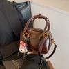 2024 Nuevo Estilo Bolso para Multitud Pequeña Bolso Cruzado de Moda Vintage Mori Meng para Mujer Otoño e Invierno Bolso Cuadrado Pequeño Portátil para Mujer