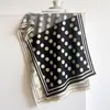 Bufanda Jacquard de Lunares Redondos Nueva y Sencilla Otoño 2026 para Mujer, Chal Versátil de Alta Gama y Calentador de Cuello