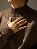 Suéter de Lana Lyocell de 7 Agujas con Cuello Alto para Hombre, Estilo Old Money Otoño/Invierno 2026, Suéter Cálido y Grueso de Punto Acanalado