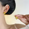 Aretes de Perla de Fuegos Artificiales Metálicos para Mujer, Diseño Único, Estilo Nuevo, Aretes Versátiles de Lujo Ligero de Gama Alta