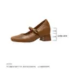 Sapatos Mary Jane de bico quadrado estilo francês para mulheres, novo modelo de outono, com aumento interno de altura, fivela de uma tira, versátil para o dia a dia, sapatos baixos de corte único